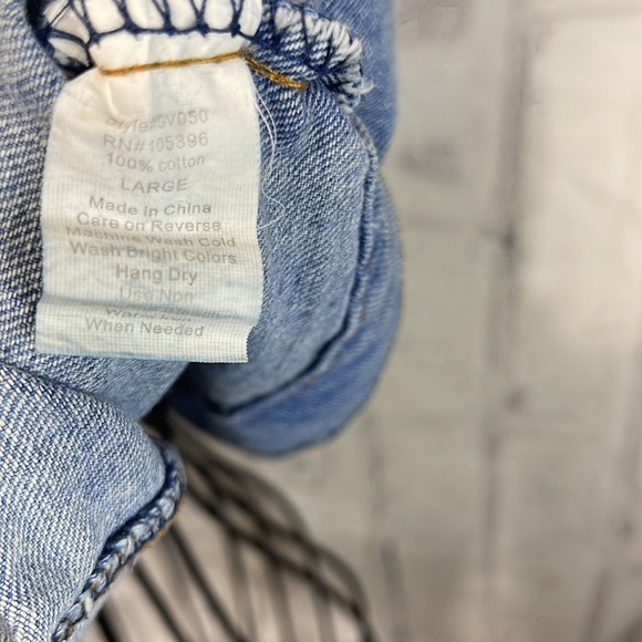 C'Esttoi Denim Vest Distressed Medium Wash Button Up - Picture 6 of 10